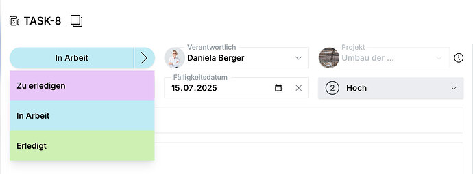 Screenshot einer Aufgabe, bei der das „Status“-Feld angeklickt ist und man daher die drei verfügbaren Status „Zu erledigen“„In Arbeit“ und „Erledigt“ sieht.